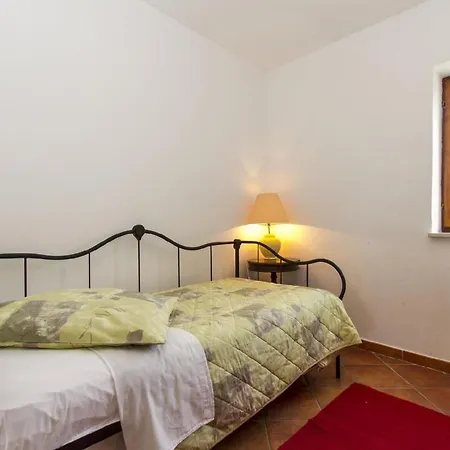 Mit Privatpool Fuer 8 Personen Ca 220 Qm In Skitaca, Istrien Bucht Von Rasa * Skitaca