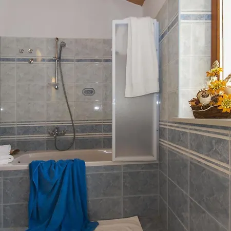 Mit Privatpool Fuer 8 Personen Ca 220 Qm In Skitaca, Istrien Bucht Von Rasa Holiday home *