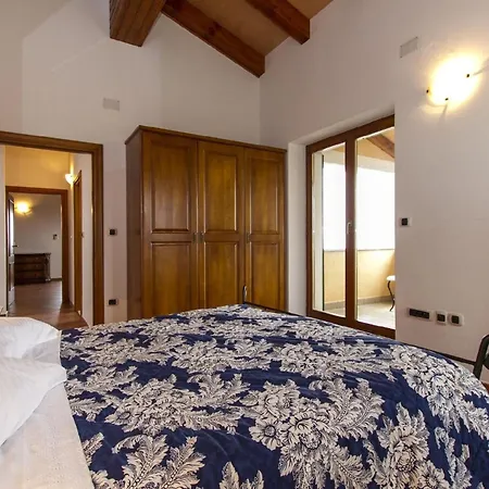 Mit Privatpool Fuer 8 Personen Ca 220 Qm In Skitaca, Istrien Bucht Von Rasa Holiday home *